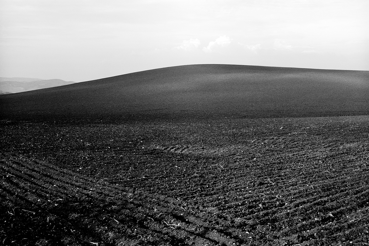 827 - Aspetto paesaggistico, 1991, Caltanissetta, Sicily.jpg